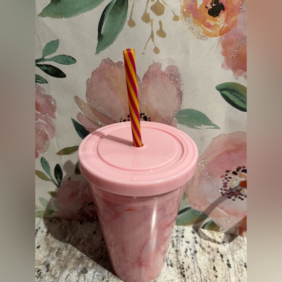 Medium cup pink💖 - Picture 2 of 4